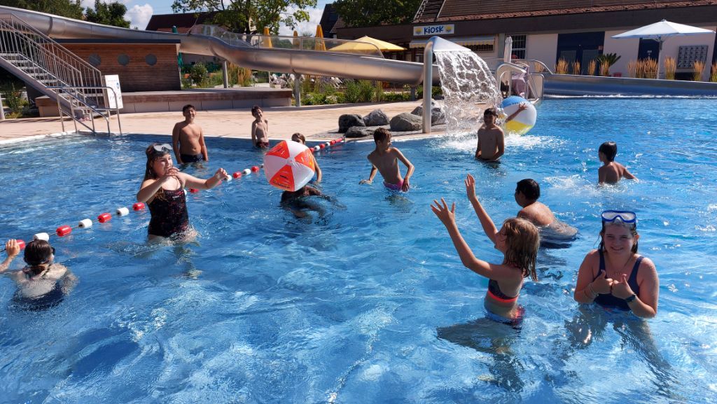 Sommer, Sonne, Schwimmbad ... – Bild zum Artikel