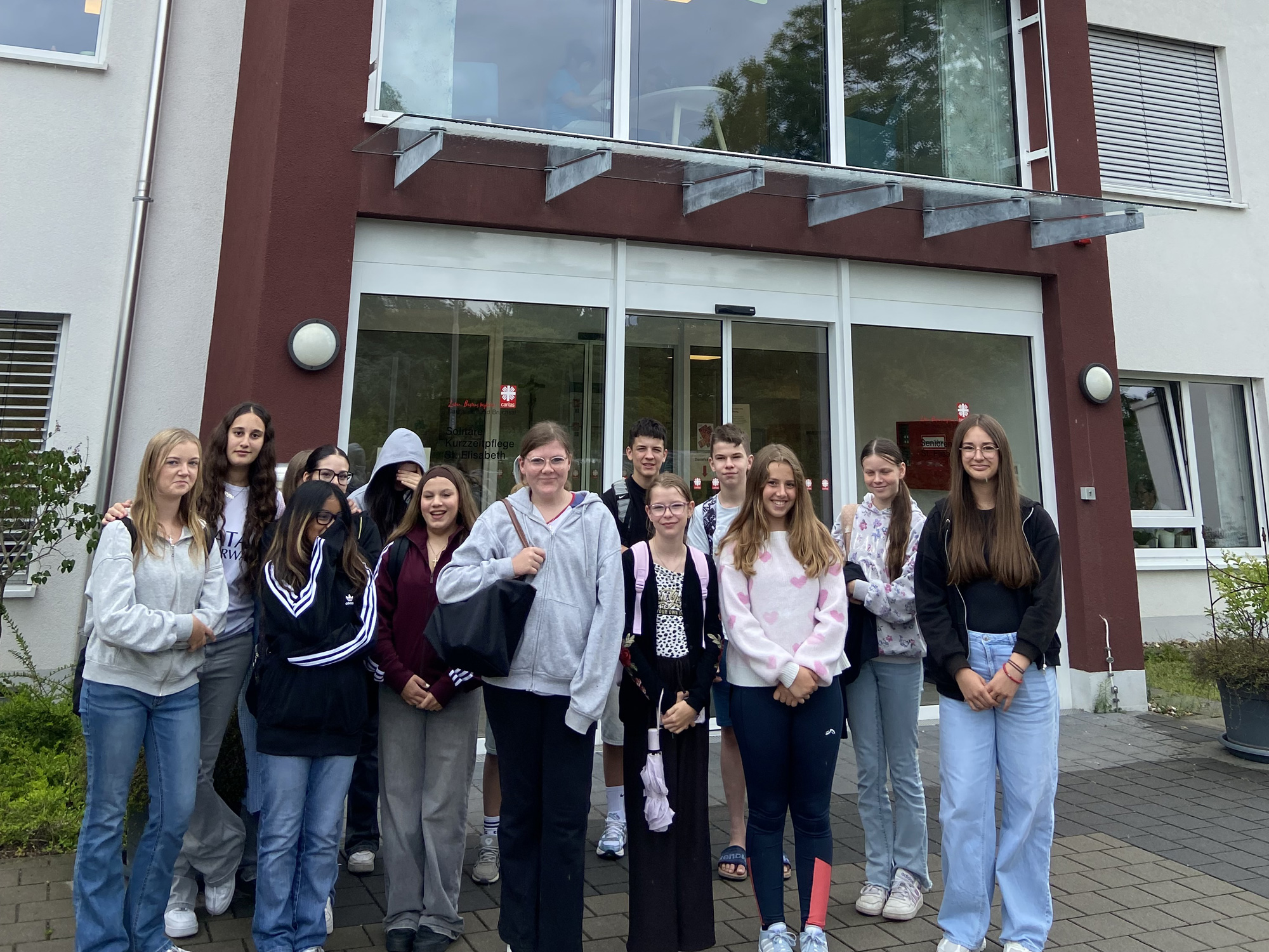 Einblick in die Pflegeberufe – Besuch im Pflegeheim St. Elisabeth – Bild zum Artikel