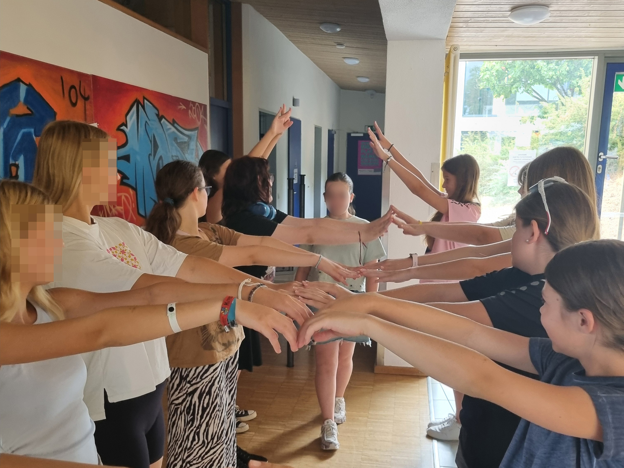 Grenzen setzen – Eigene Grenzen wahrnehmen: Ein Workshop der Mädchen-Lerngruppe 6 – Bild zum Artikel